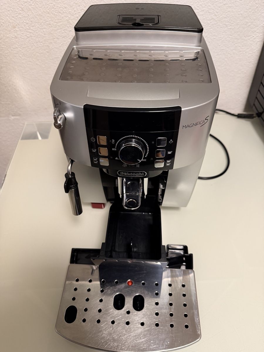 De'Longhi Macchine per caffè & Macchine per espresso: De‘Longhi Magnifica S – Usato da Landquart venduto da nnf_hj8k 3