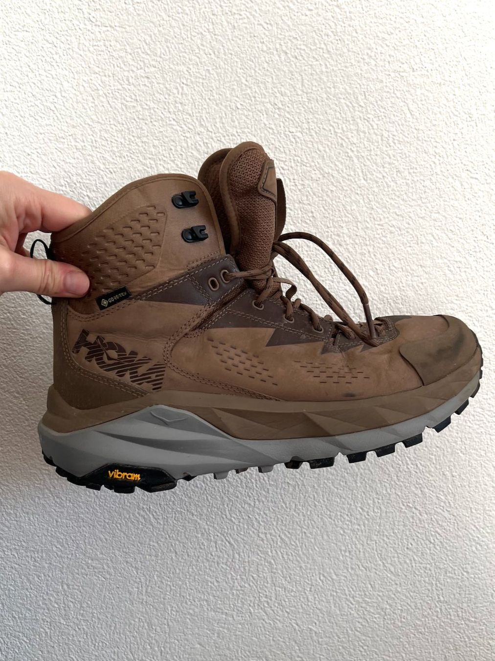 Hoka One One Scarpe da uomo: Hoka Kaha 43⅓ – Usato da Zürich venduto da carmigrau