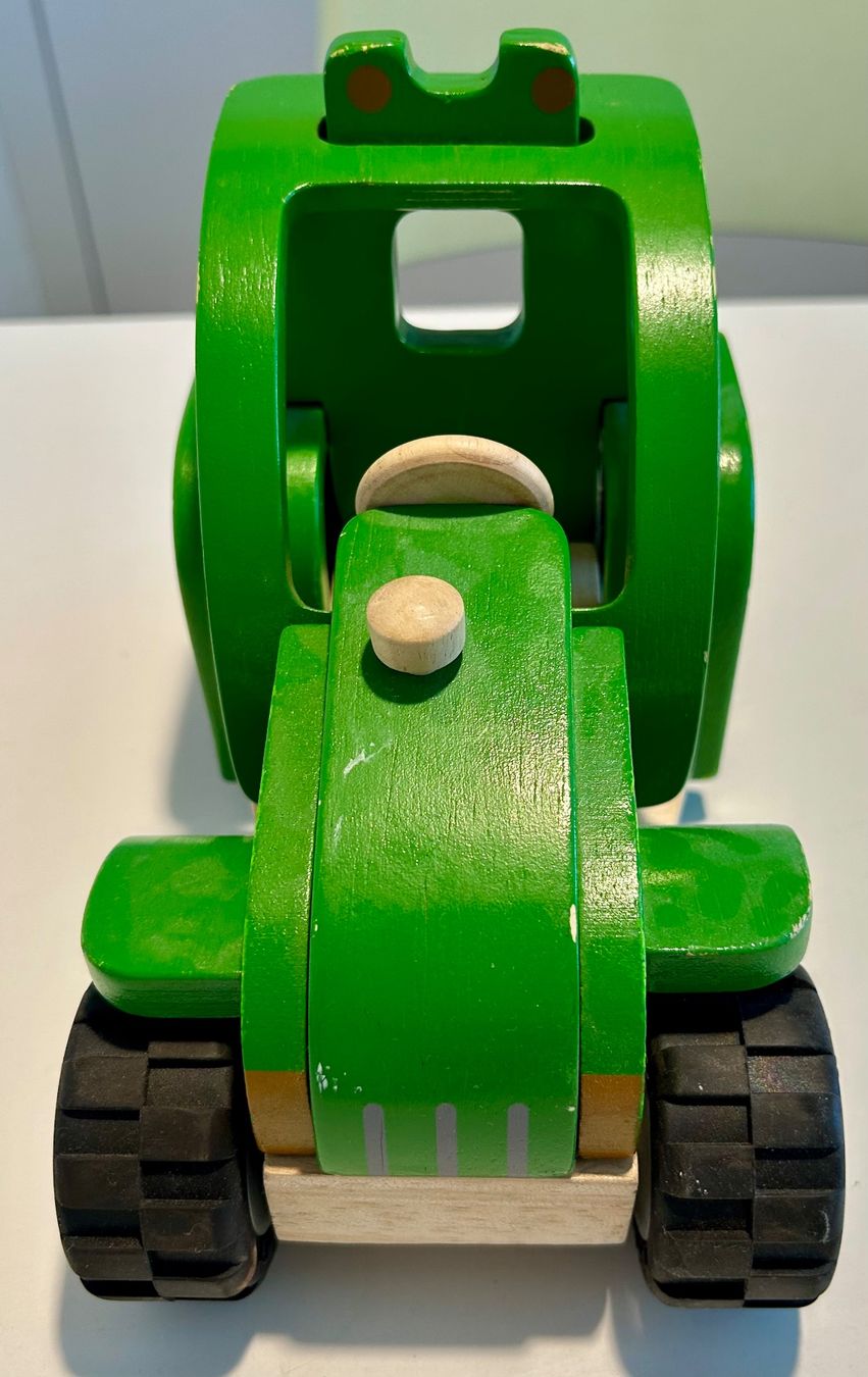 Plantoys Jouets: Holztraktor mit Anhänger – D'occasion à Riedholz par Abendsonne 4