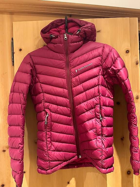 Vestes: Peak Performance Daunenjacke, Damen – D'occasion à Zernez par Seli1961