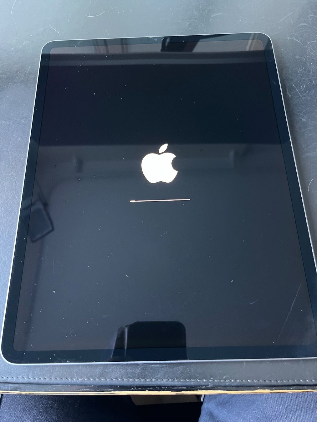 Apple Tablettes PC: iPad Pro 12.9, 3rd Gen, 512GB, inkl Logitec Keyboard – D'occasion à Meggen par gatow68 1