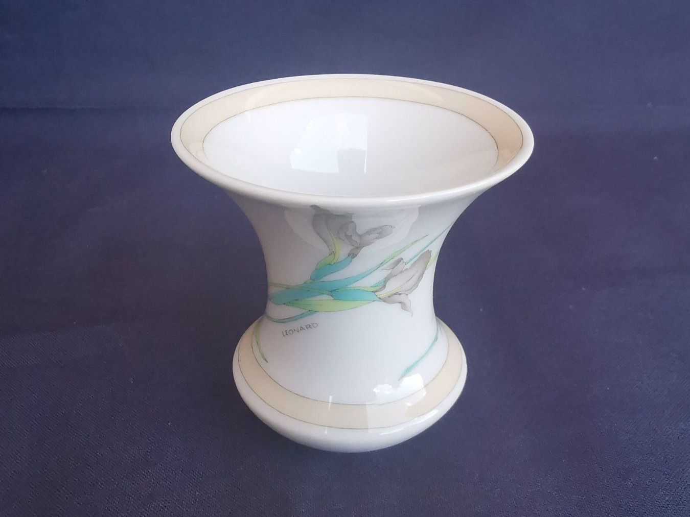 Hutschenreuther Vasen & Gefässe: Vase/ Blumenvase Hutschenreuther – Gebraucht aus Fribourg von SD1910