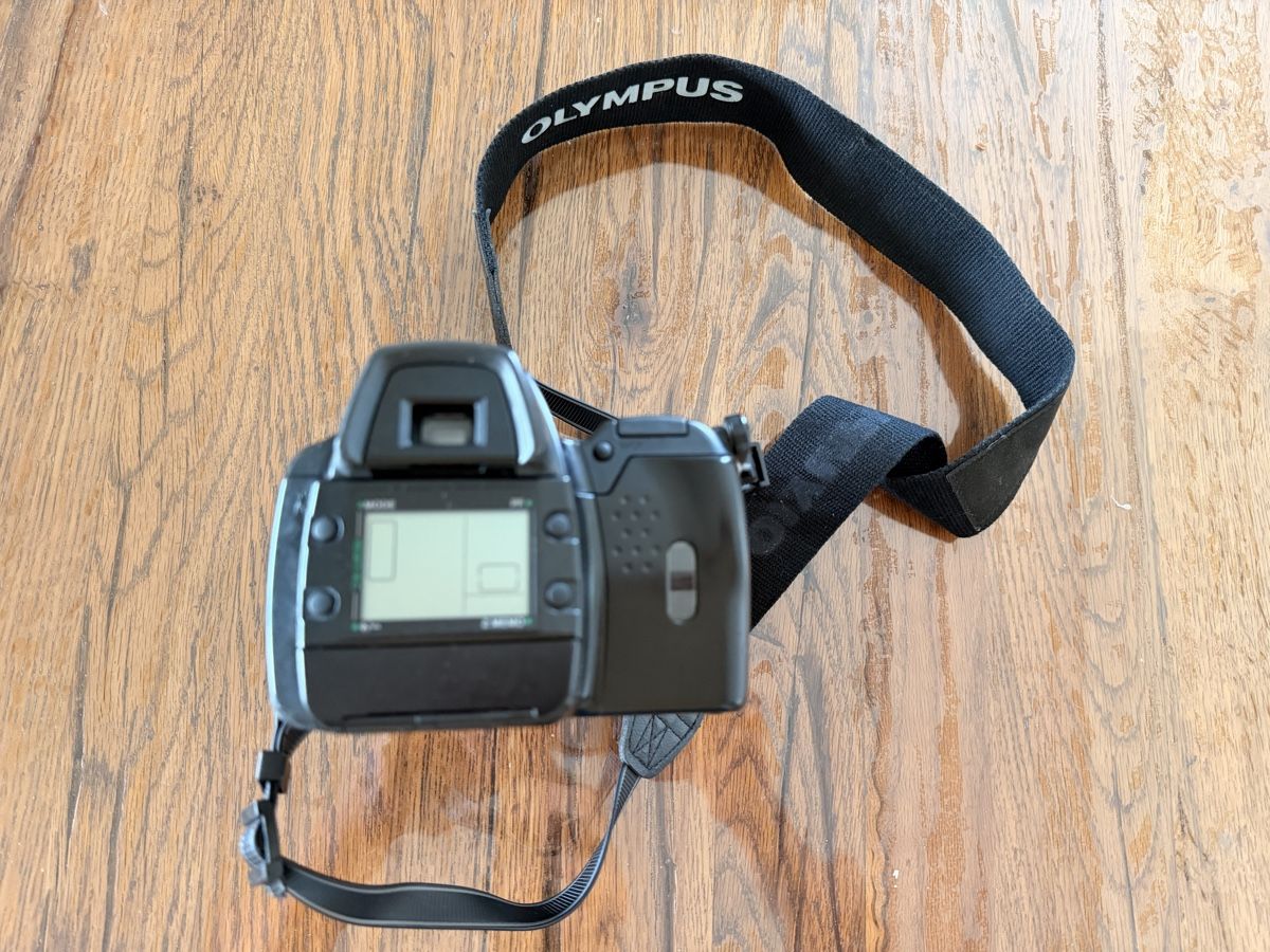 Olympus Fotocamera: Olympus IS-1000 Spiegelreflexkamera mit Zoomobjektiv – Usato da Zürich venduto da Gadgets2020 7