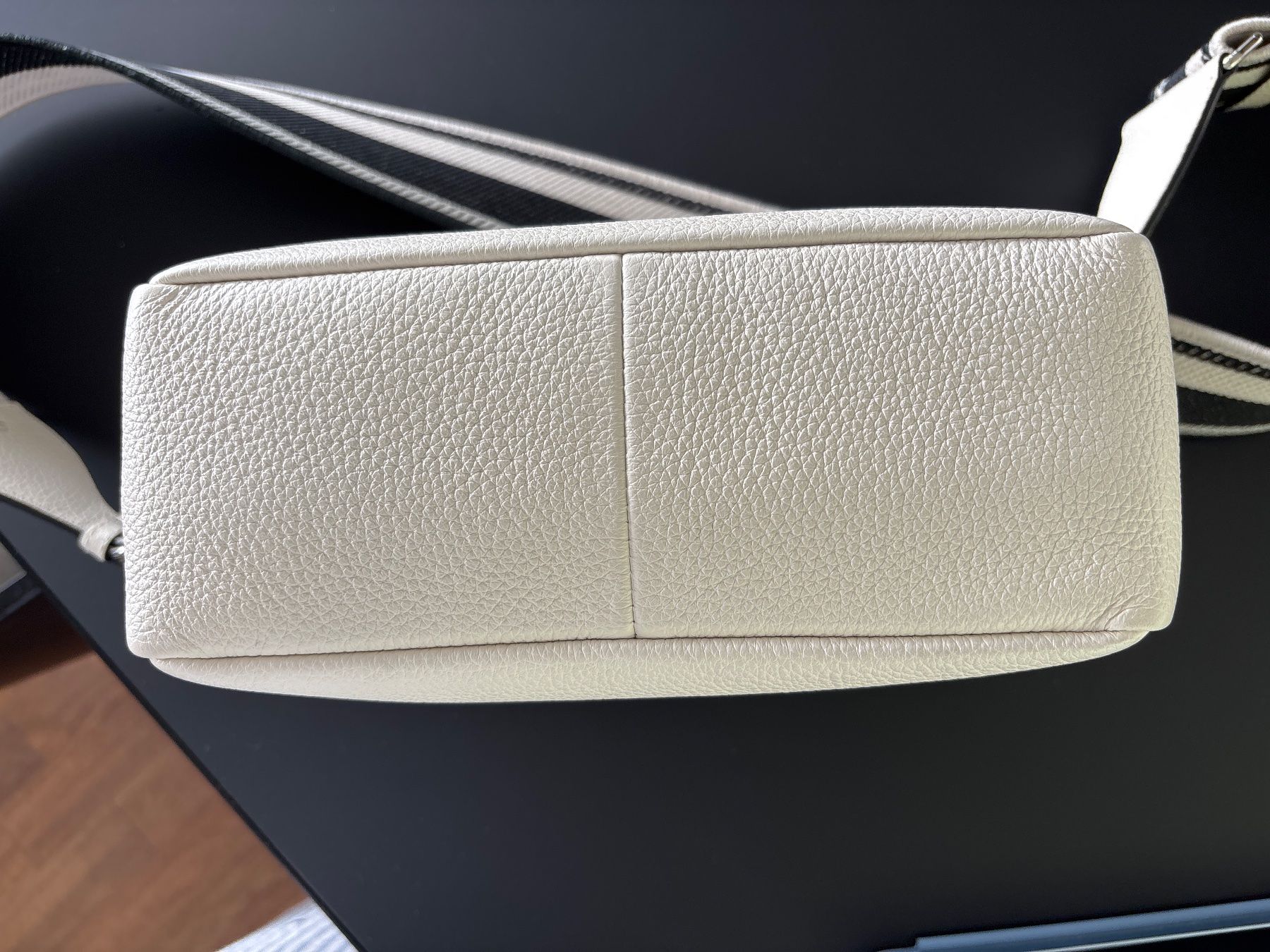 Prada Borse da donna: Prada Flou Crossbody Bag White – Nuovo (secondo la descrizione) da Biel/Bienne venduto da Eiskristall08 6