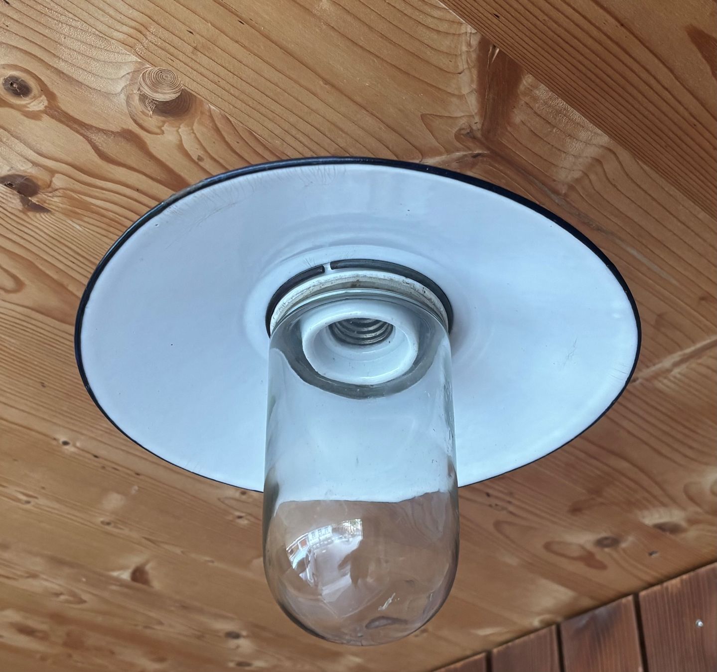 Lampade: antike Stalllampe/Hängelampe – Usato da Lüchingen venduto da Eeizo 1