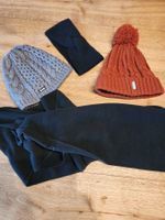2 Mützen, 1 Stirnband, 1 Schal