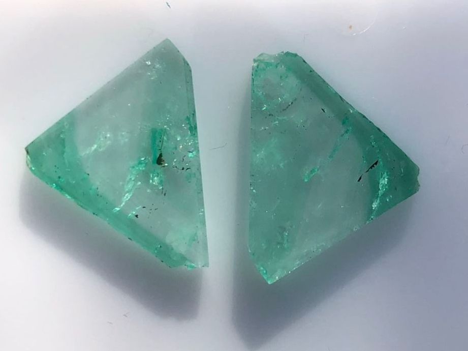 Pietre preziose: 2 SMARAGD Kristall Scheiben sym.   17.6cts   Ural / Sibirien – Nuovo (secondo la descrizione) da Thun venduto da klarstein 1