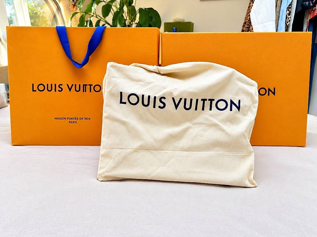 Taschen für Damen:  Louis Vuitton OnTheGo GM  Monogram Empreinte Nero – Neu und originalverpackt aus Maroggia von sha_n2dq 2