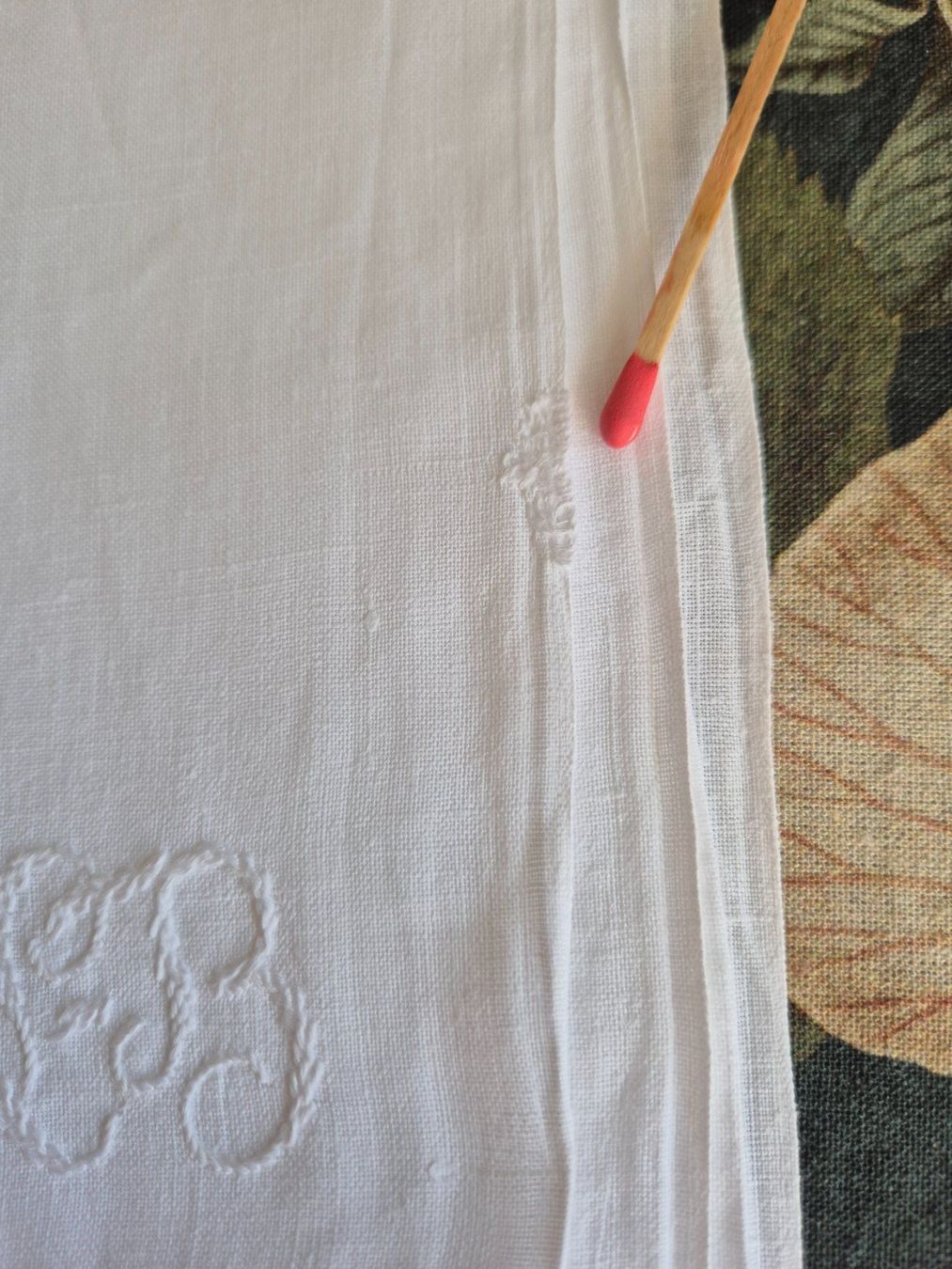 Bettwäsche: Oberleintuch weiss mit Spitze und Monogramm – Gebraucht aus Bern von aronari 2
