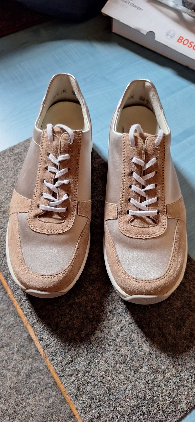 Chaussures femmes: Superbequeme Sneakers neu – Neuf (Voir description) à Mogelsberg par lulu055