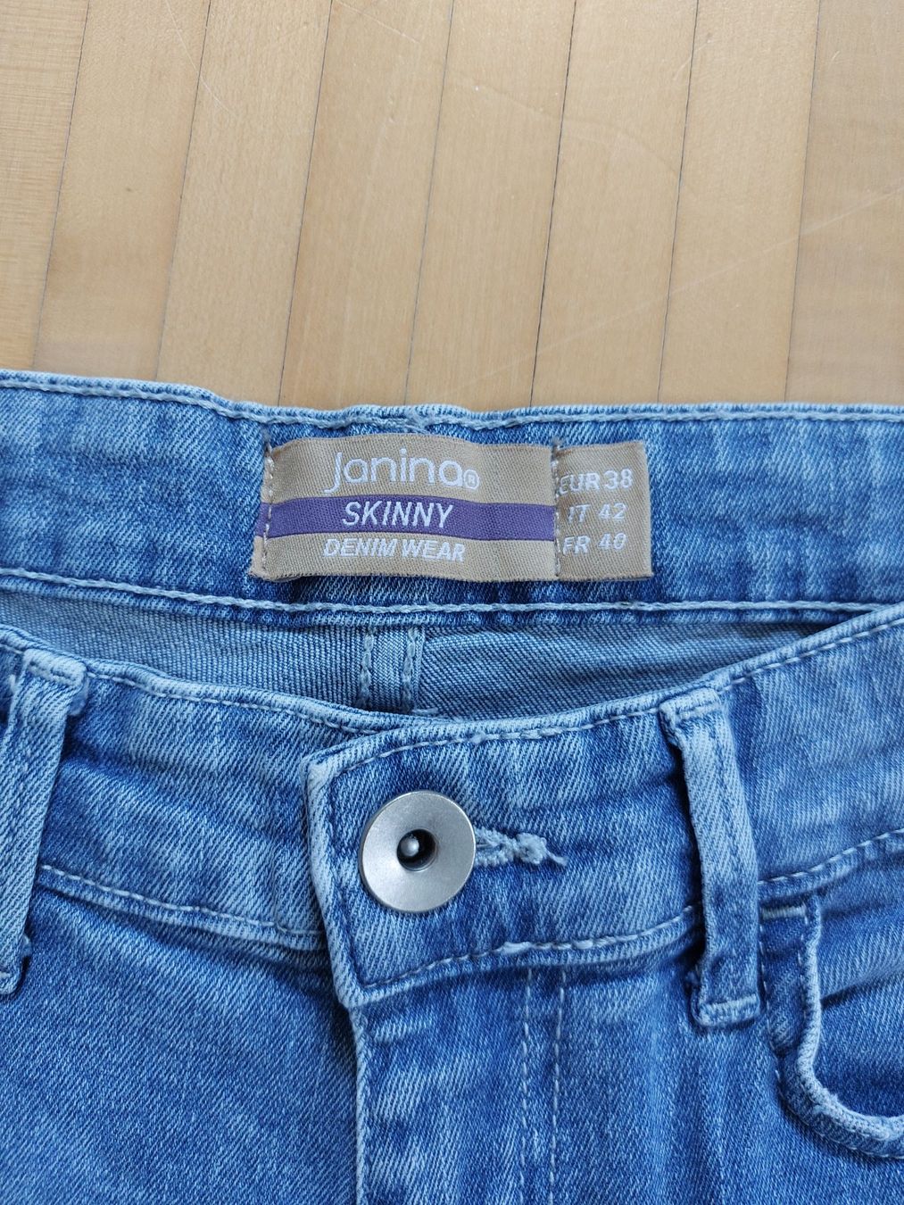 Jeans: Skinny Jeans Gr. 38 – Gebraucht aus Neftenbach von lor_7thq 2