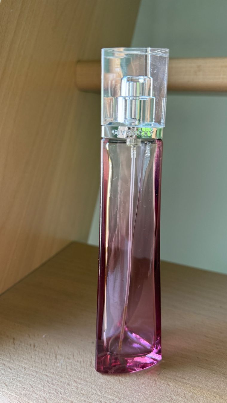 Givenchy Flaconi: Very Irresistible by Givenchy - Flacon vide 50 ml – Usato da Yverdon-les-Bains venduto da _sabrinah_