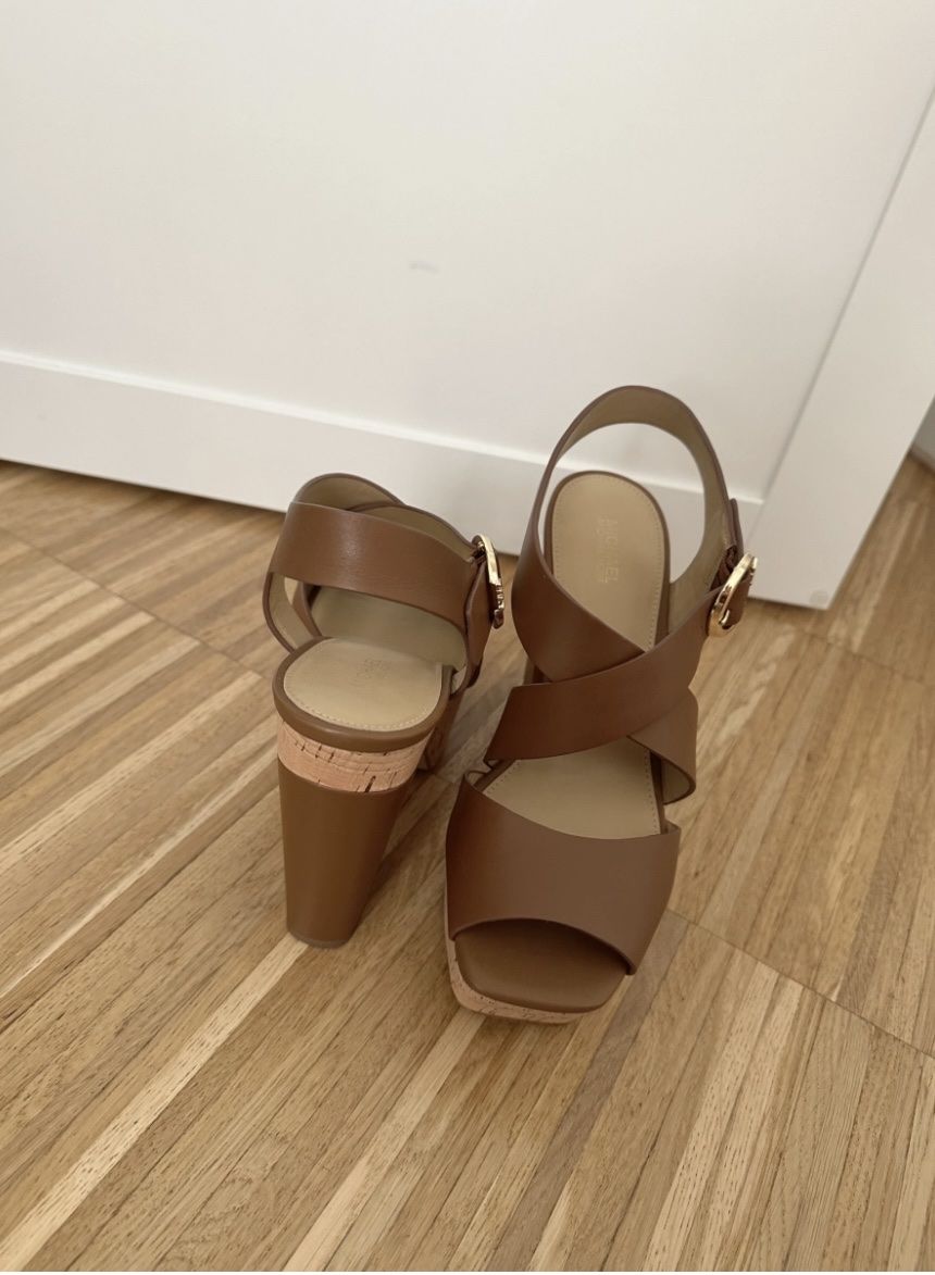 Michael Kors Scarpe da donna: Brown Leather Espadrilles by Micheal Kors – Nuovo (secondo la descrizione) da Neuchâtel venduto da agn_jc66 1