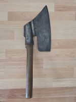antikes rechtsschlagenes Zimmermannsaxt