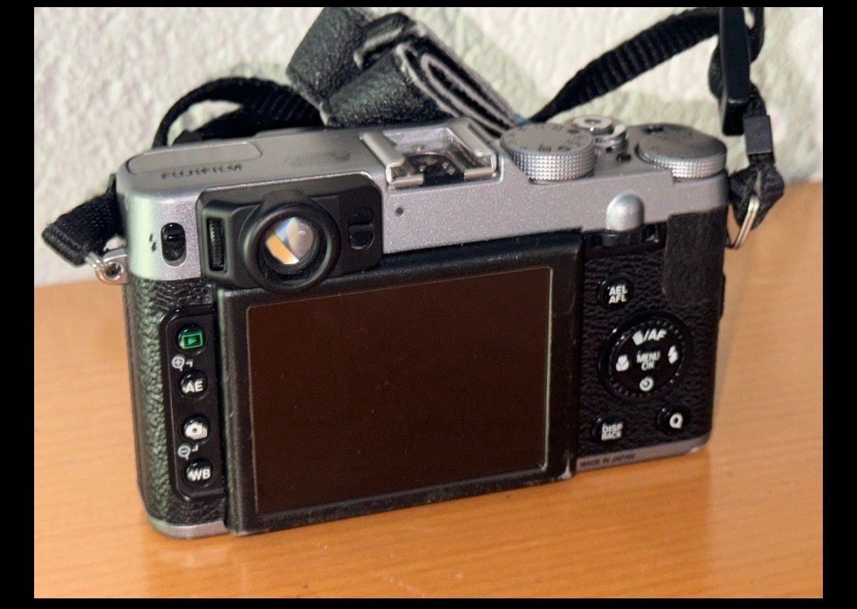 Fujifilm Fotocamera: Fujifilm X-20 – Usato da Bellinzona venduto da Andreea90 4