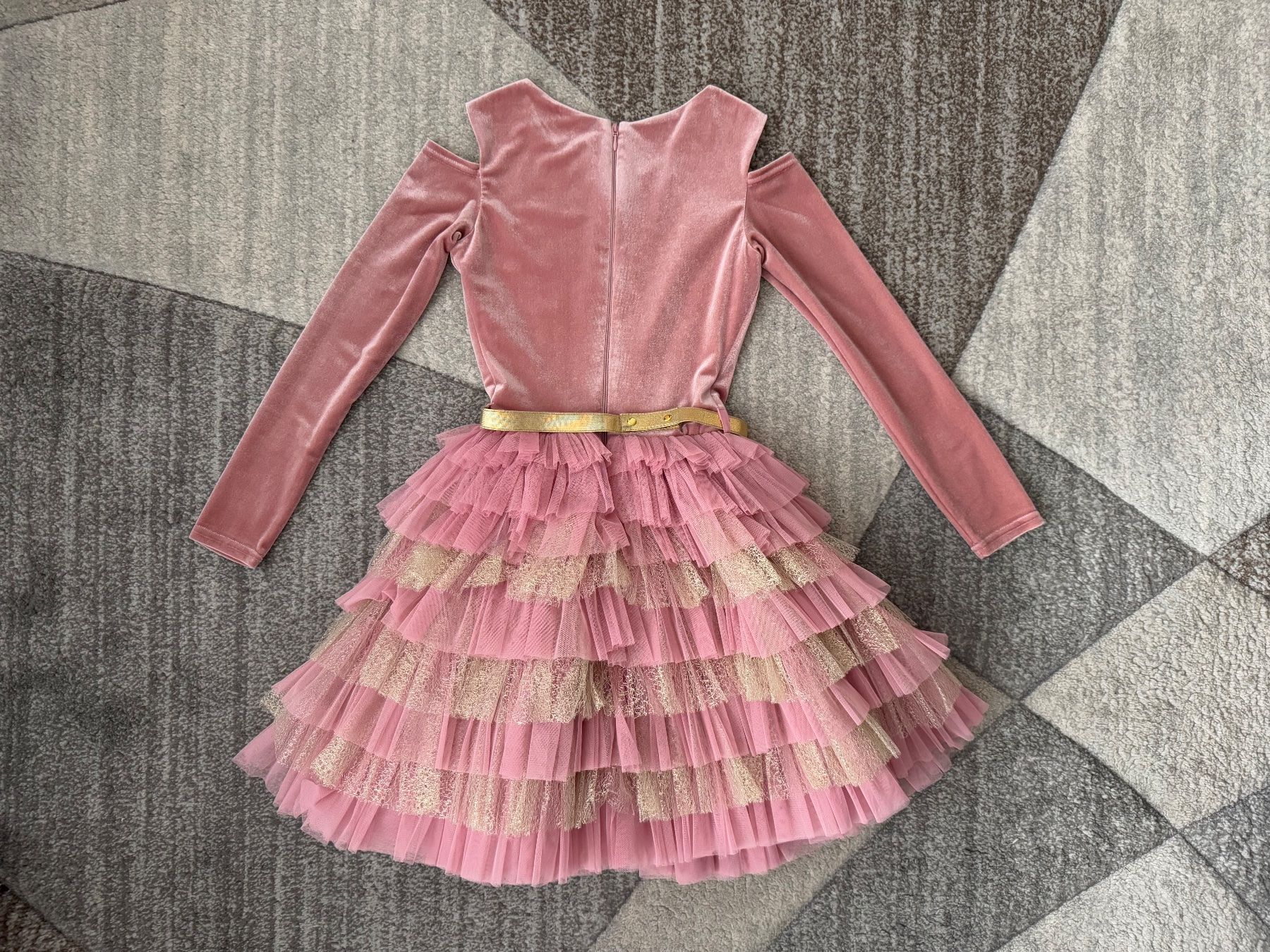 Vestiti & Gonne: Festliches Kleid Gr.146 – Usato da Zürich venduto da makmakmak 1
