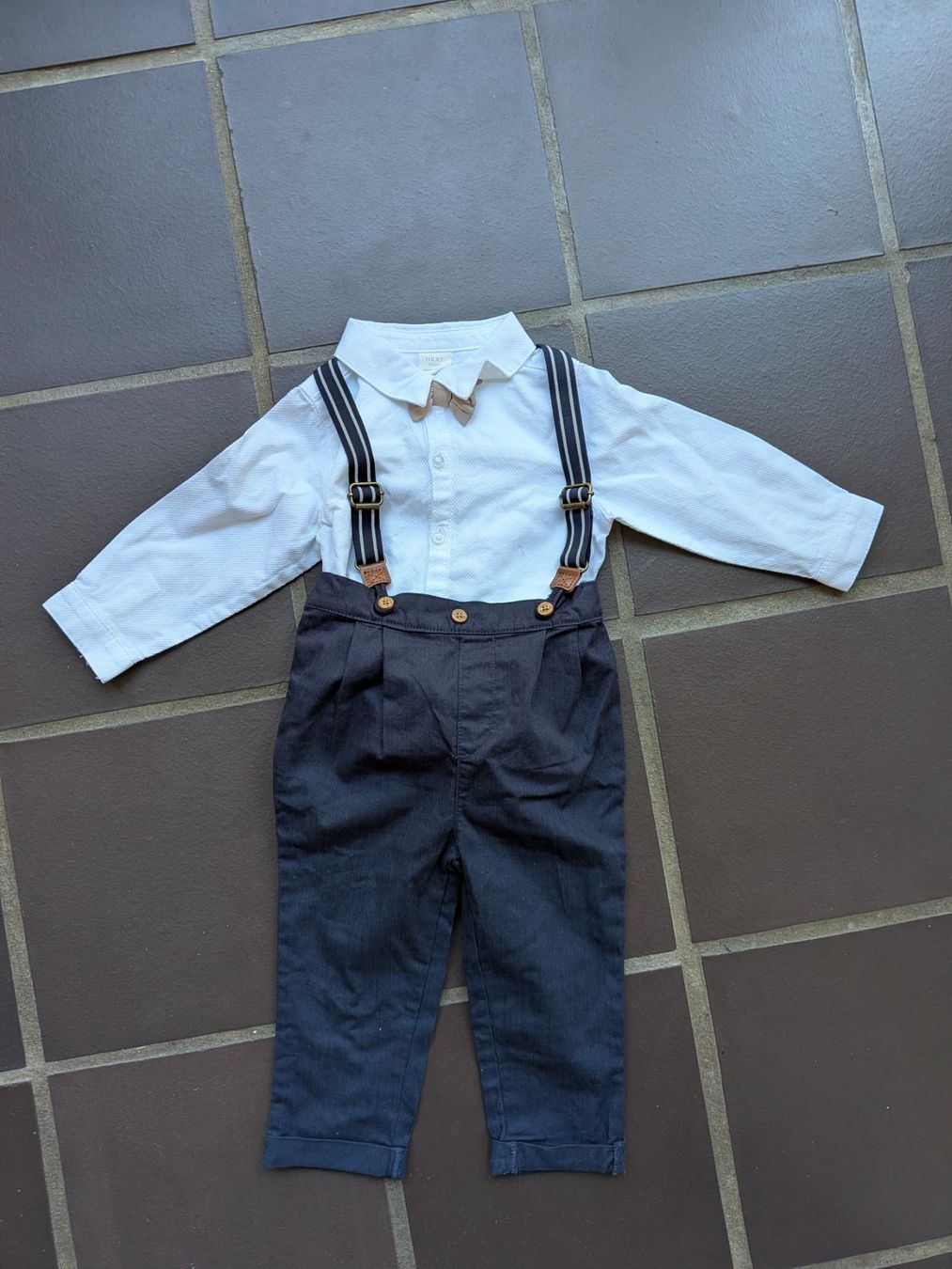 Completi: Festliches Outfit – Nuovo (secondo la descrizione) da Weiningen ZH venduto da janinea1234