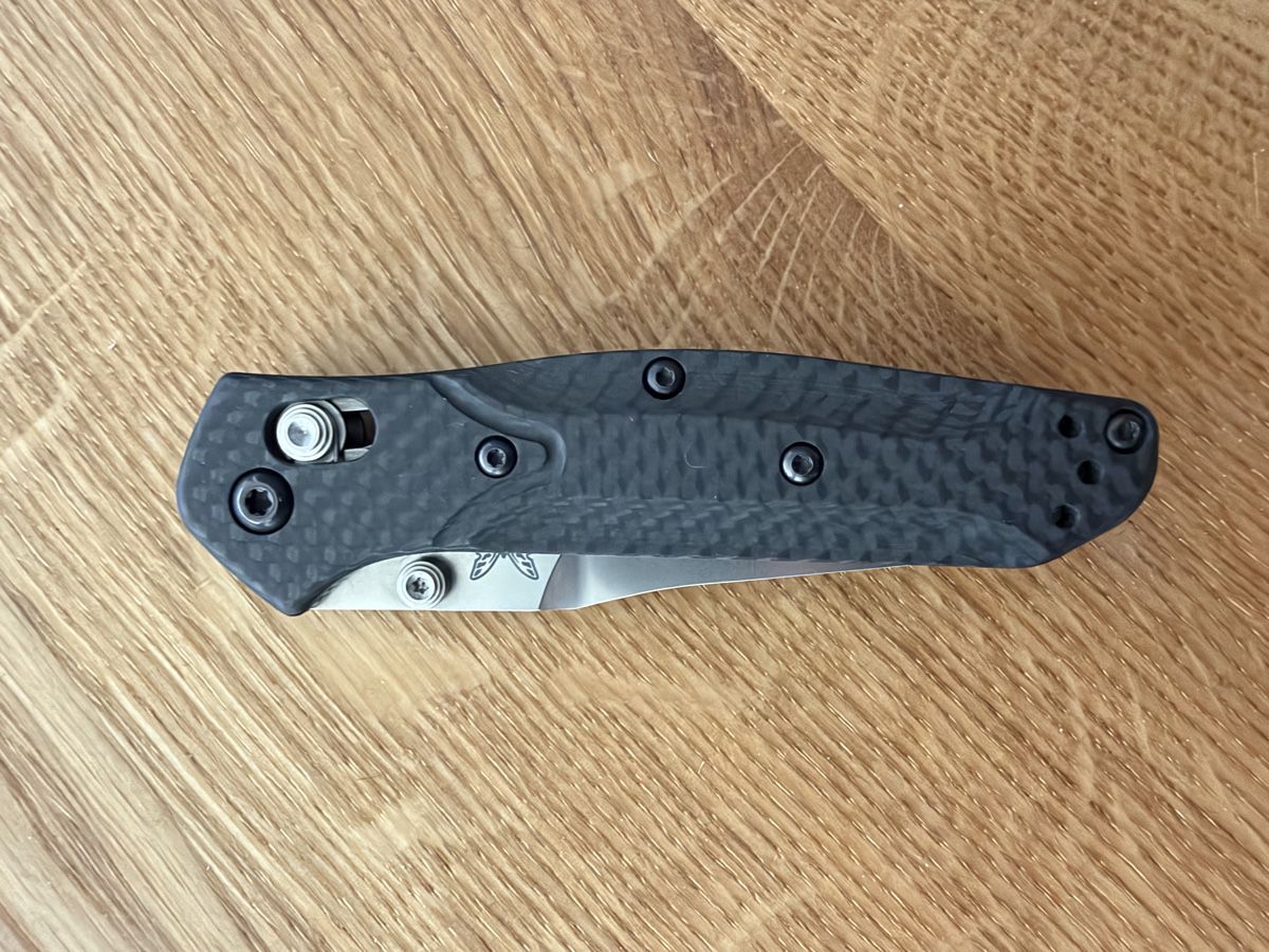 Benchmade Taschenmesser: Benchmade Mini Osborne Reverse Tanto Carbon Fiber – Neu (gemäss Beschreibung) aus Affoltern am Albis von gpi_q8jk 1
