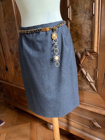 VINTAGE Rock 100 % Schurwolle  Gr. M Zustand: Wie neu