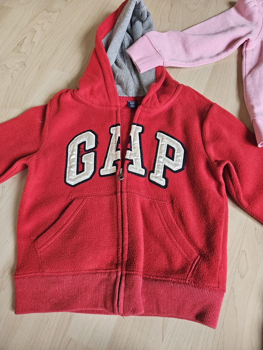 Gap Pullover & Sweatshirts: 3-tlg GAP sweatshirts 98/104 – Gebraucht aus Oberkulm von Preneur 2