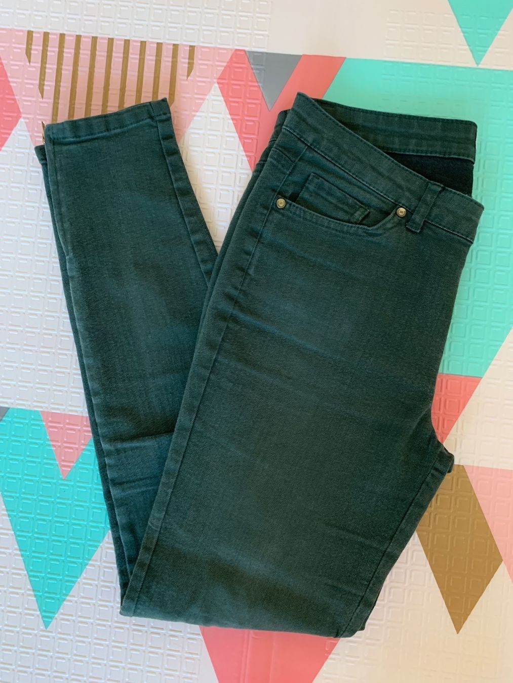 Jeans: Dunkelgrün Damen Jeans – Usato da Schlieren venduto da tug_568r 4