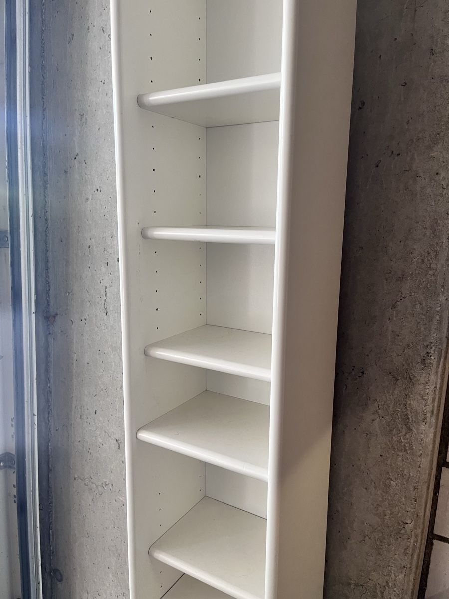 Scaffali: Schmales Regal in weiss – Usato da Schaffhausen venduto da ursfalter 1