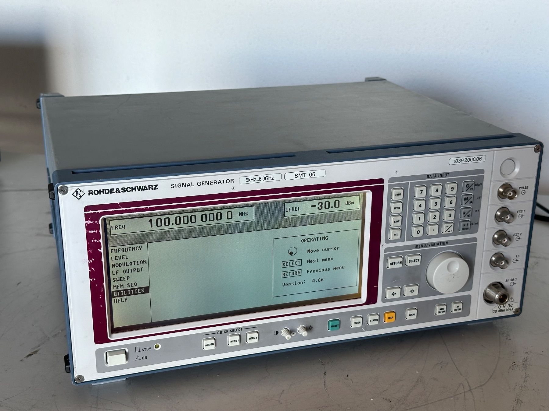 Messen: Rohde&Schwarz SMT06 Signal Generator – Gebraucht aus Nottwil von  7