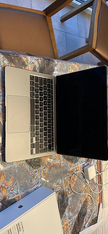Notebook: MacBook Air 13" – Usato da Sonceboz-Sombeval venduto da msap