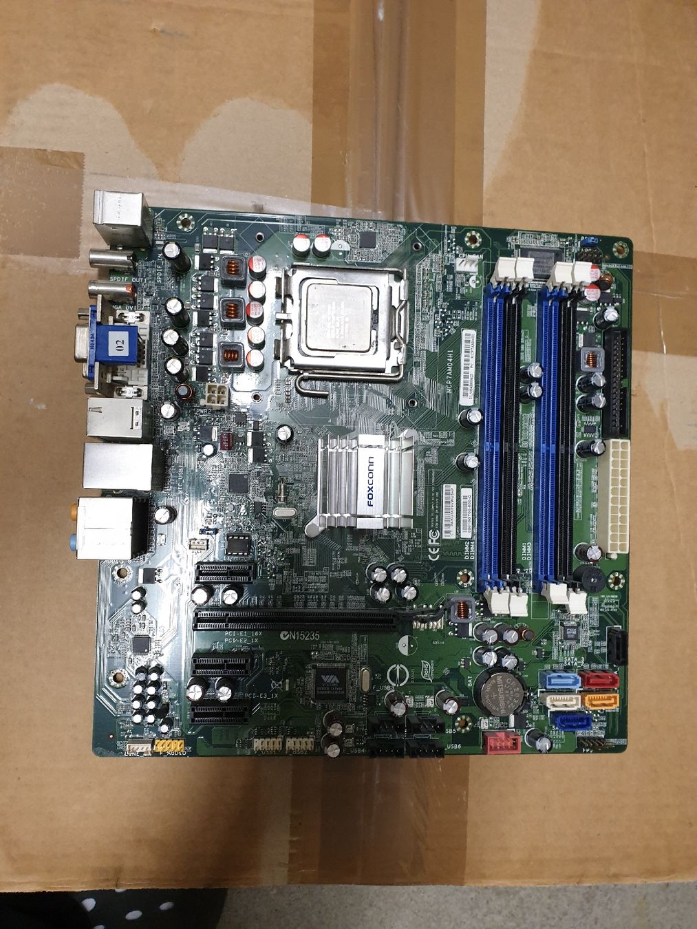 Intel PC: Foxconn Mainboard mit Intel Core 2 Quad Q9300 Prozessor – Usato da Ittigen venduto da Ziok187