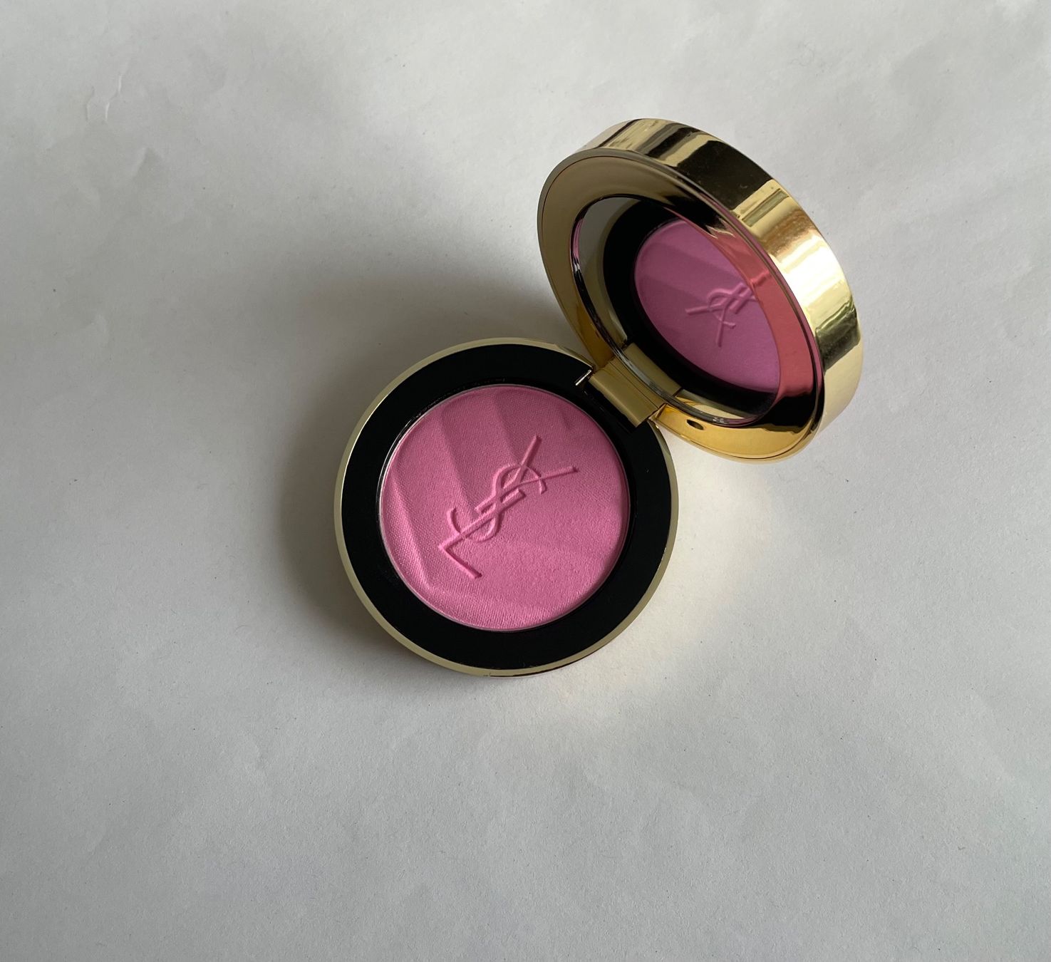 Make-up: YSL Yves Saint Laurent Blush NP. 69.- – Neu (gemäss Beschreibung) aus Rüfenacht BE von Milena_1 8