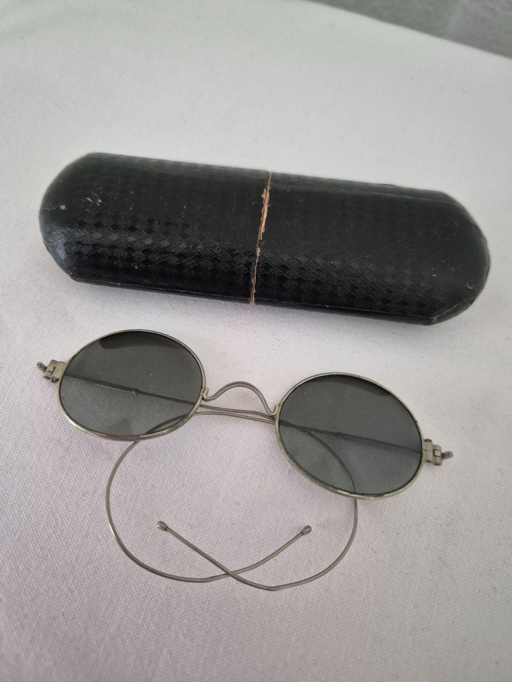 Occhiali & Lenti: Antike Nickelbrille mit Etui – Usato da Berg SG venduto da Bolle01