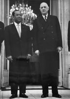 Frankreich, Staatspräsident Charles de Gaulle mit Besucher
