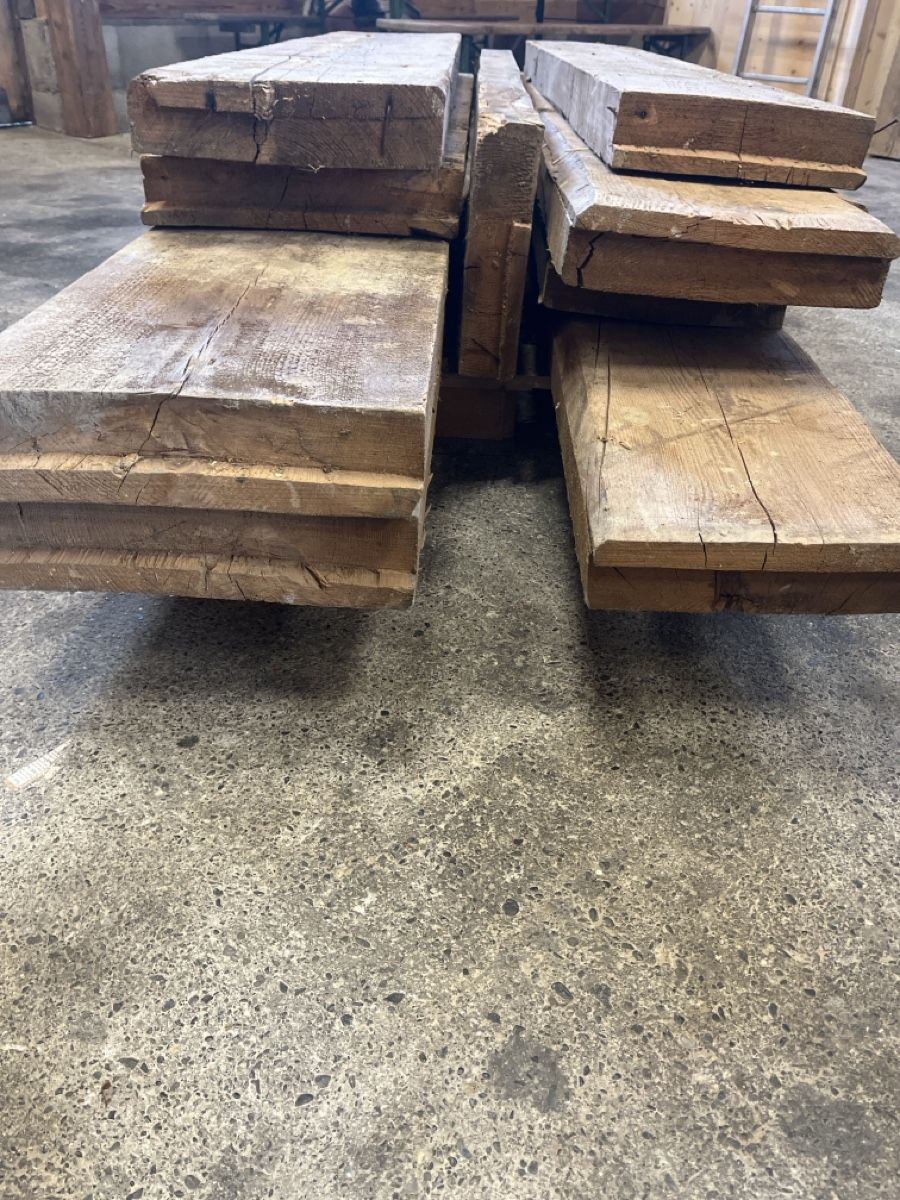 Articoli in legno: Holzläden Bretter  – Usato da Rickenbach LU venduto da fla_9ft6 2