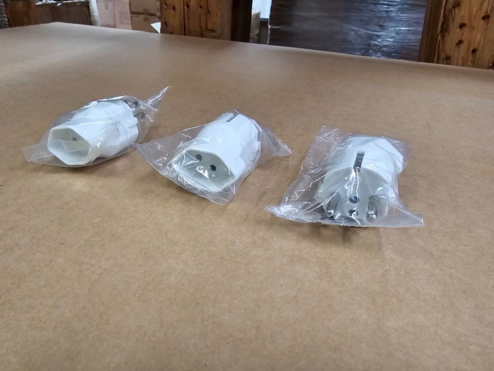 Spine: 3x neue CH-D Stromstecker in weiss ab 1.- – Nuovo e nell'imballaggio originale da KRINAU venduto da Mio_Liqstyle 1