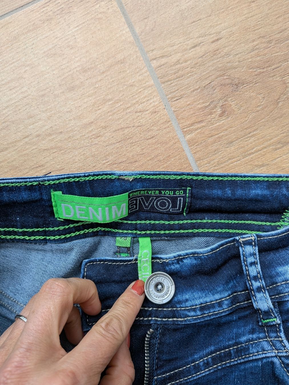 Cecil Jeans: CECIL Jeans Grösse 26 – Usato da Eschenbach SG venduto da SanFranciscoCalifornia 1