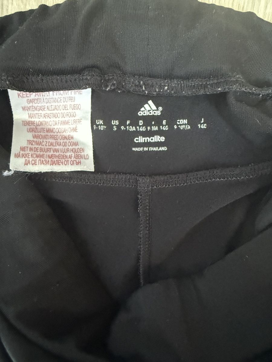 Adidas Pantaloni: Adidas Sportshorts 140 – Usato da Bözberg venduto da Lilipzl 2