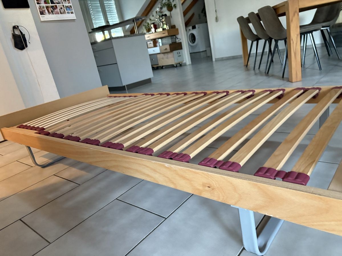 Betten: Bettgestell mit hochstellbarem Kopfteil – Neu (gemäss Beschreibung) aus Bern von wie_9lth 1