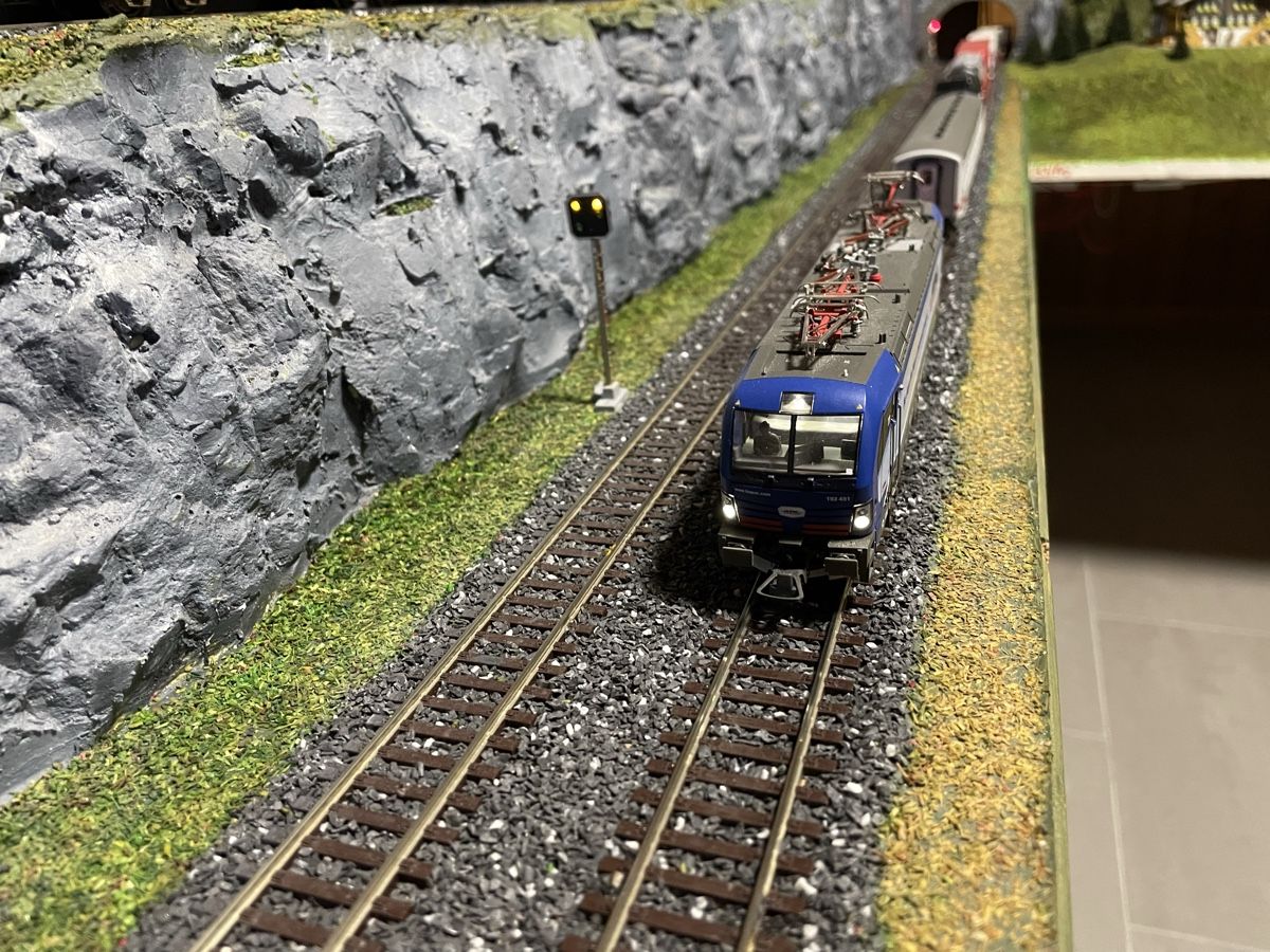 Roco Modellini di ferrovie: Roco Hupac Lok mit Sound DCC Digital – Usato da Halten venduto da 079kaid1 3
