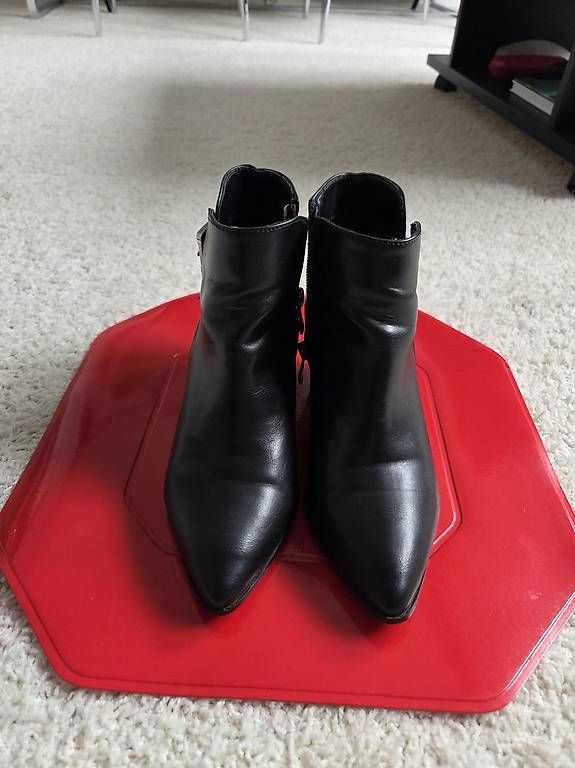 Buffalo Damenschuhe: Buffalo Stiefeletten mit Schnalle – Gebraucht aus Rüfenacht BE von Biancaro 3