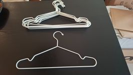 10 Kleiderbügel • Metall • weiss • IKEA Stajlig