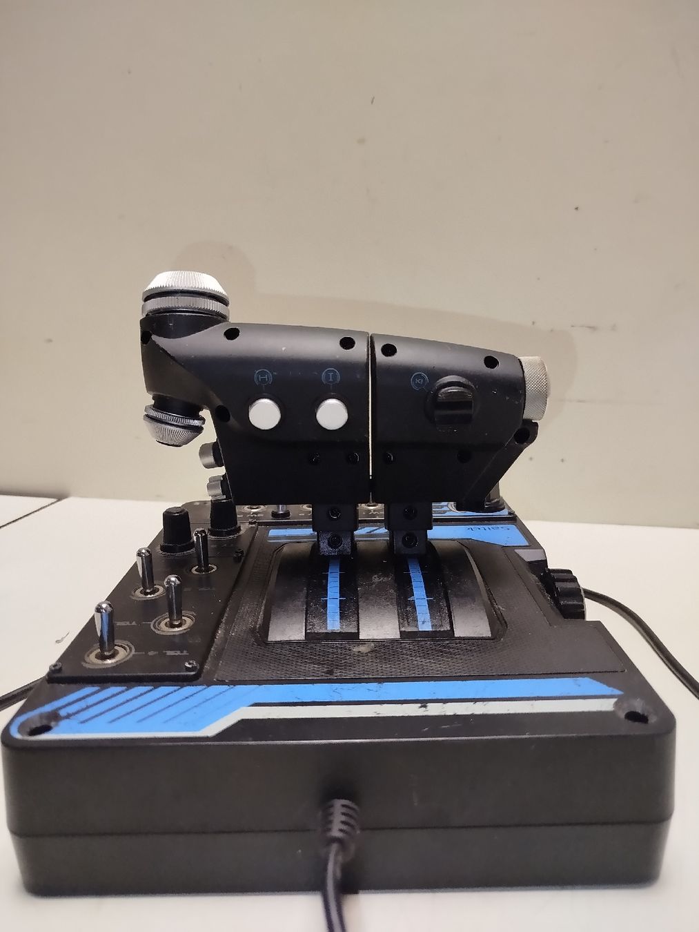 Saitek Controller: Saitek  X56 Pro Flight Throttle Quadrant - (em49) – Usato da Künten venduto da Schnaepplihuus 3