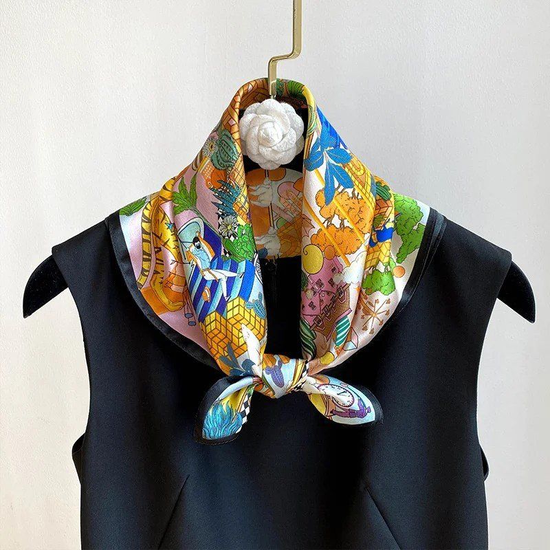 Foulard & Sciarpe: Seidentuch, bunt gemustert, neu – Nuovo e nell'imballaggio originale da Laufen venduto da flowerfan 1