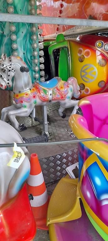 Spielzeuge: Kinderkarussell MANEGE 20 – Gebraucht aus Ebnat-Kappel von Hoppeli3 3
