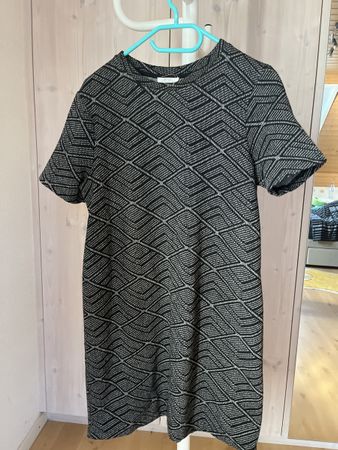 Zara Trafaluc Kleid Gr. L schwarz/weiss Muster