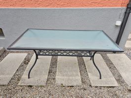 Gartentisch aus Metall