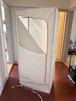 Armoire solide et légère habits