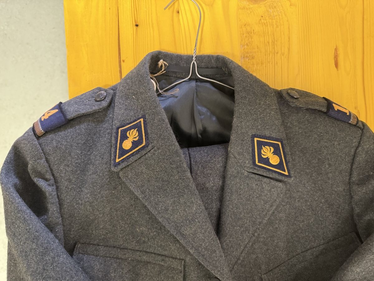 Schweizer Armee Uniformi: CH Uniform Ord. 72 Flab – Usato da Wittnau venduto da Helvetia1 1