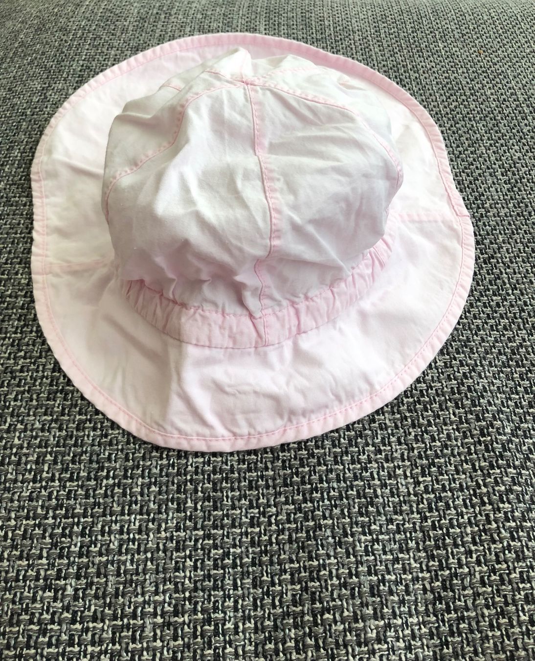 Berretti & Sciarpe: Rosa Baby Sonnenhut, Gr. ? – Usato da Langnau am Albis venduto da snla_scc9