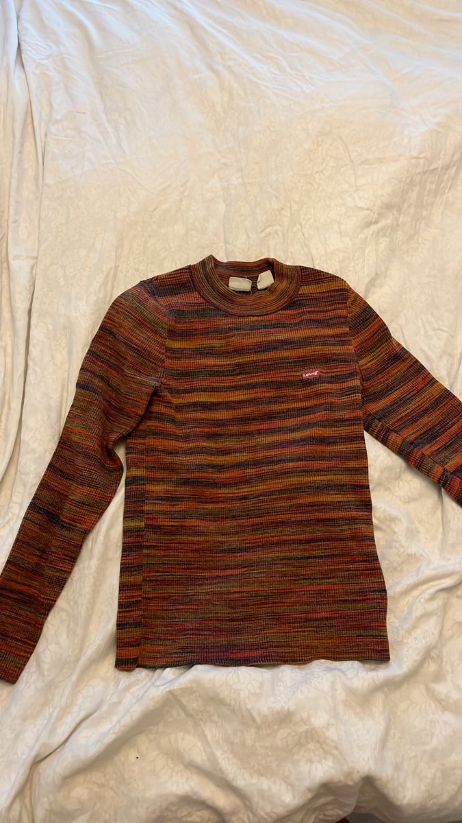 Pullover & Sweatshirts: Pullover gestreift Levi's Grösse S – Gebraucht aus Schänis von sin_zr5n