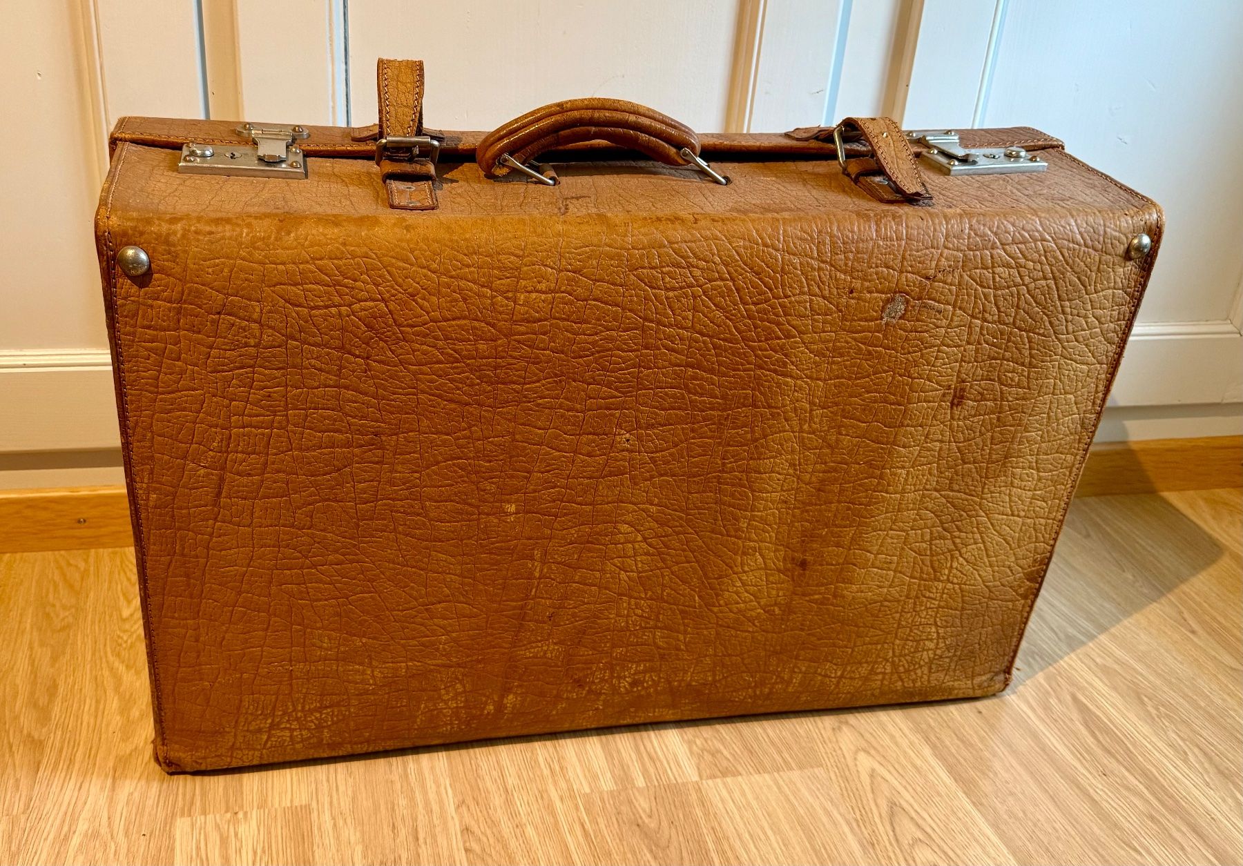 Valigie: Leder Koffer – Usato da Wolfisberg venduto da Santschi70 2